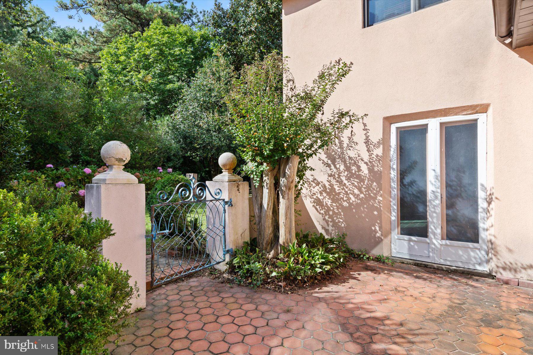 28630 EDGEMERE ROAD