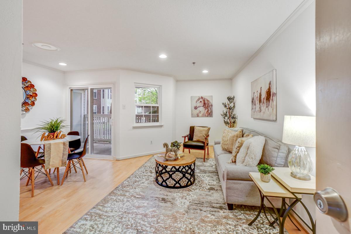 1524 LINCOLN WAY 100