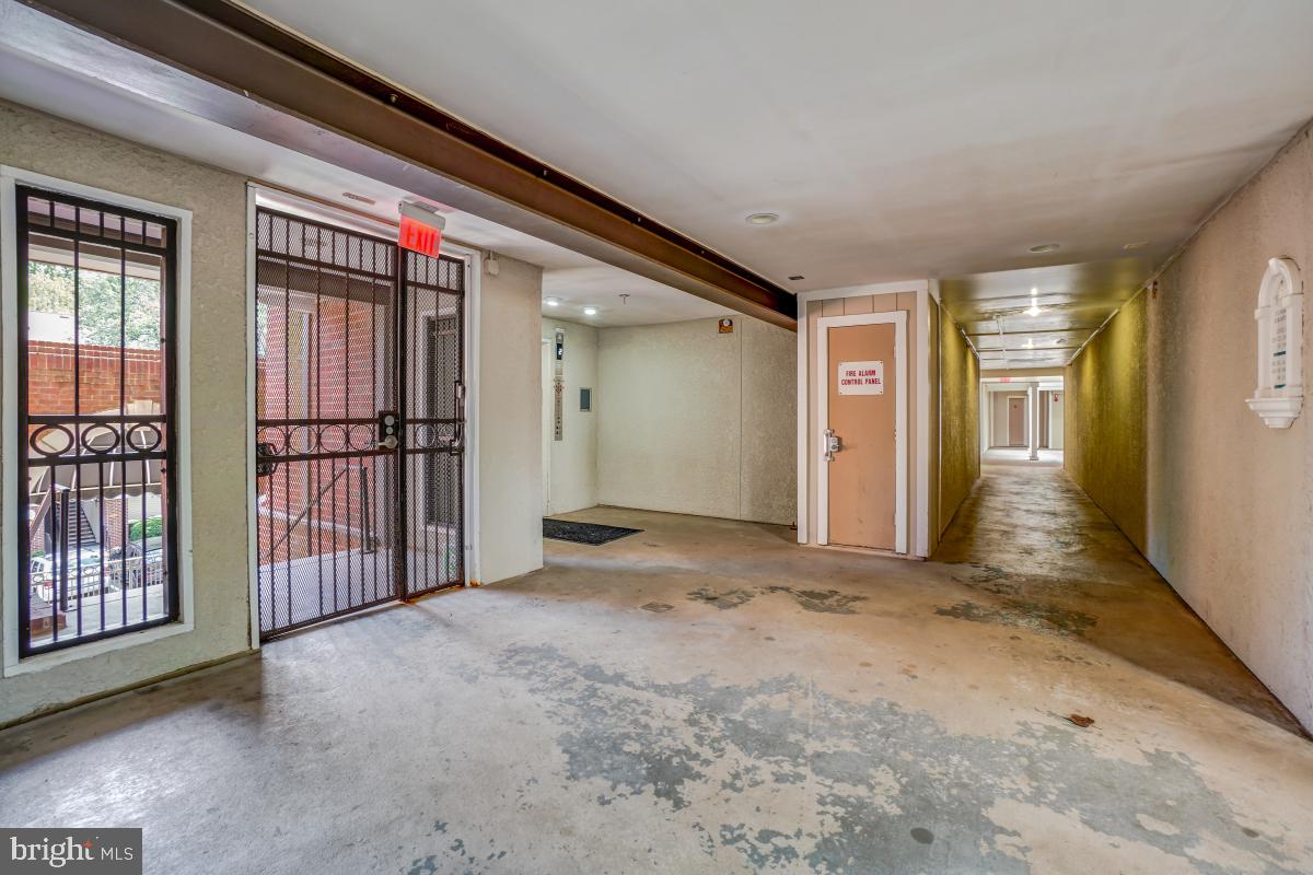 1524 LINCOLN WAY 100