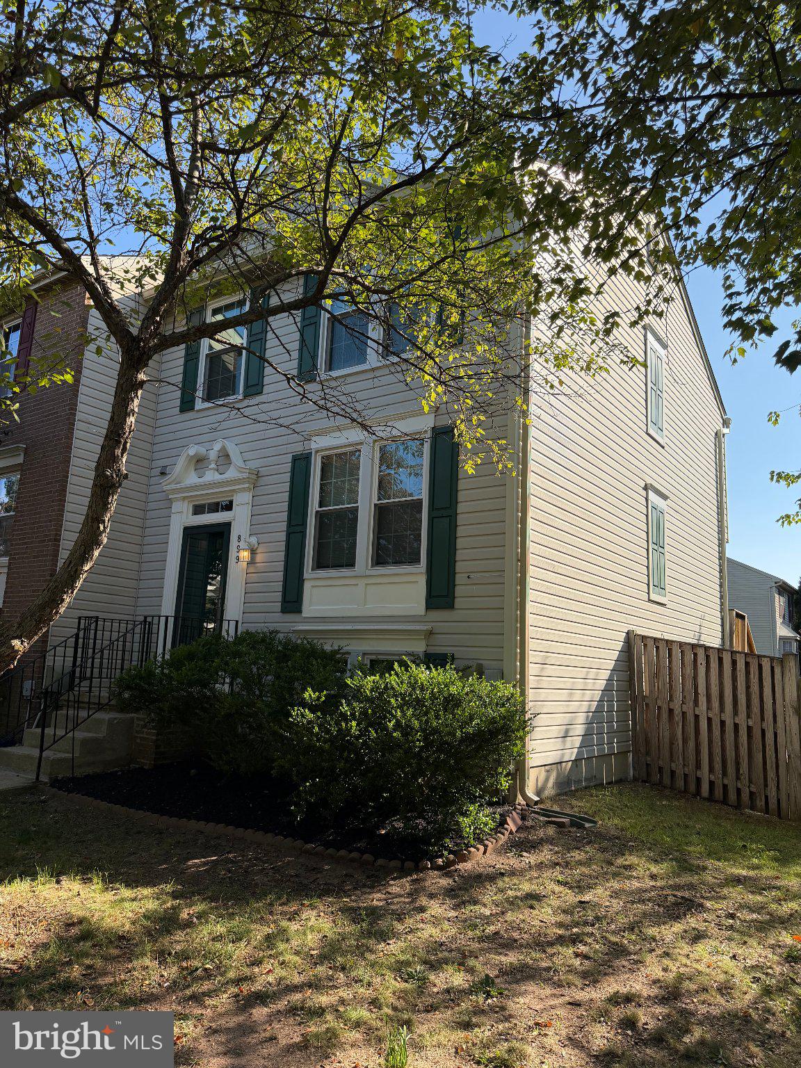 899 CHESTNUT COVE DRIVE