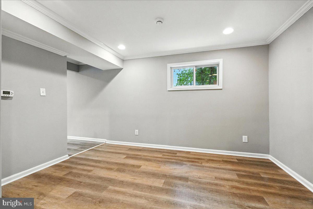 KENT VILLAGE - Residential