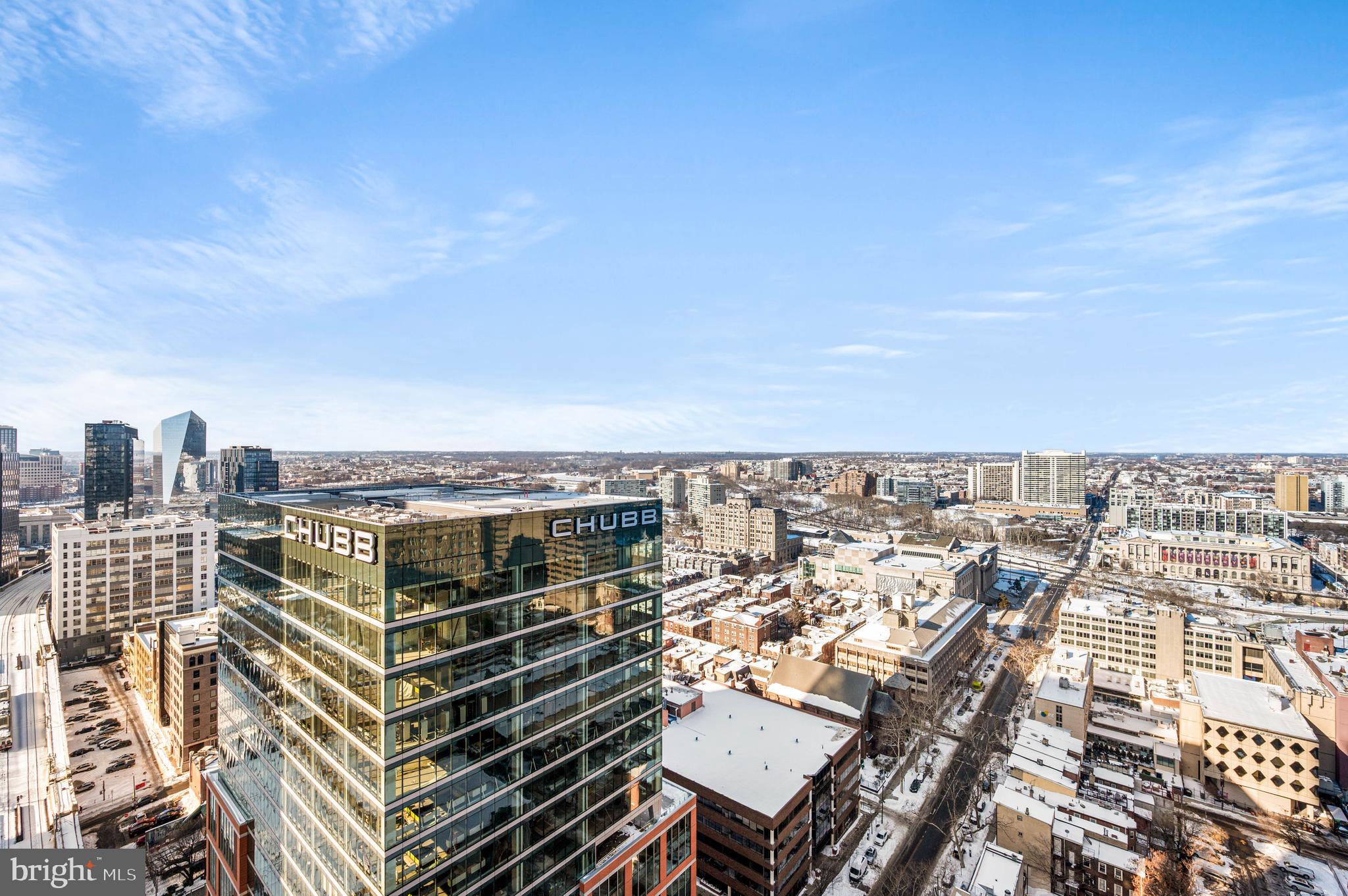 LOGAN SQUARE - Residential