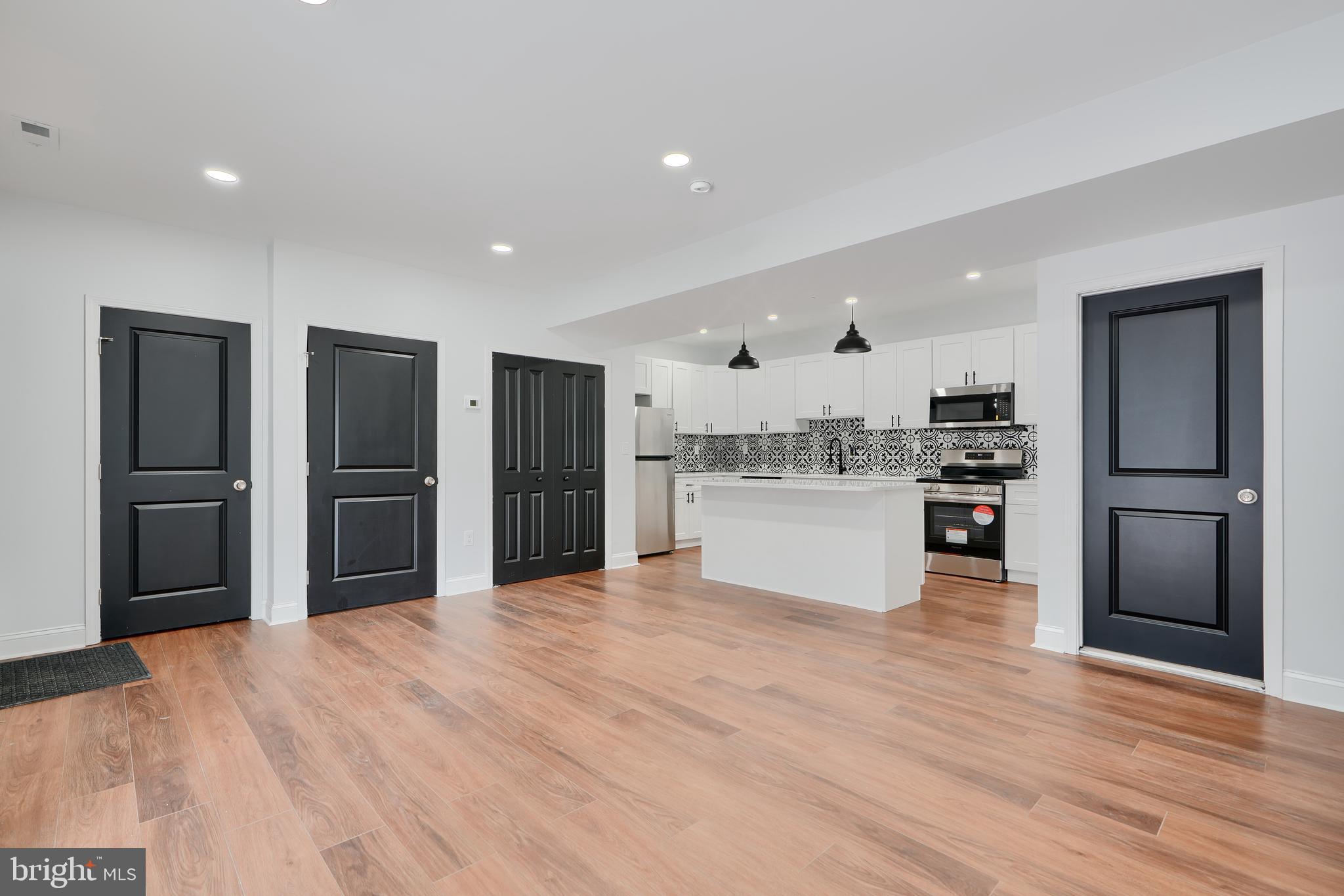 HAMPDEN HISTORIC DISTRICT - Residential Lease