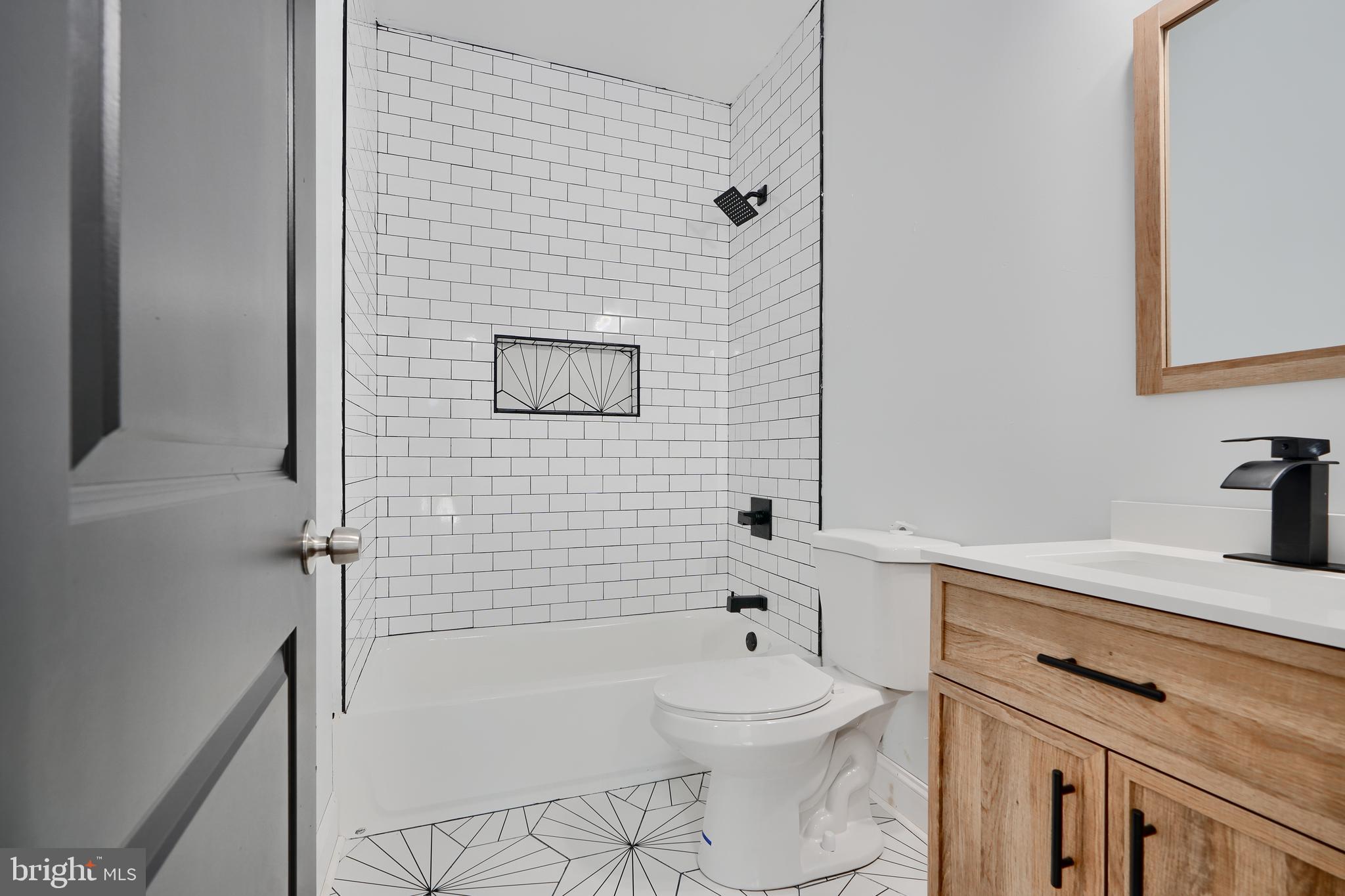 HAMPDEN HISTORIC DISTRICT - Residential Lease