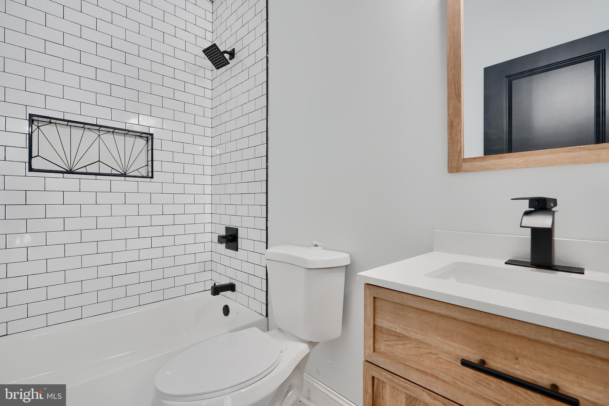 HAMPDEN HISTORIC DISTRICT - Residential Lease