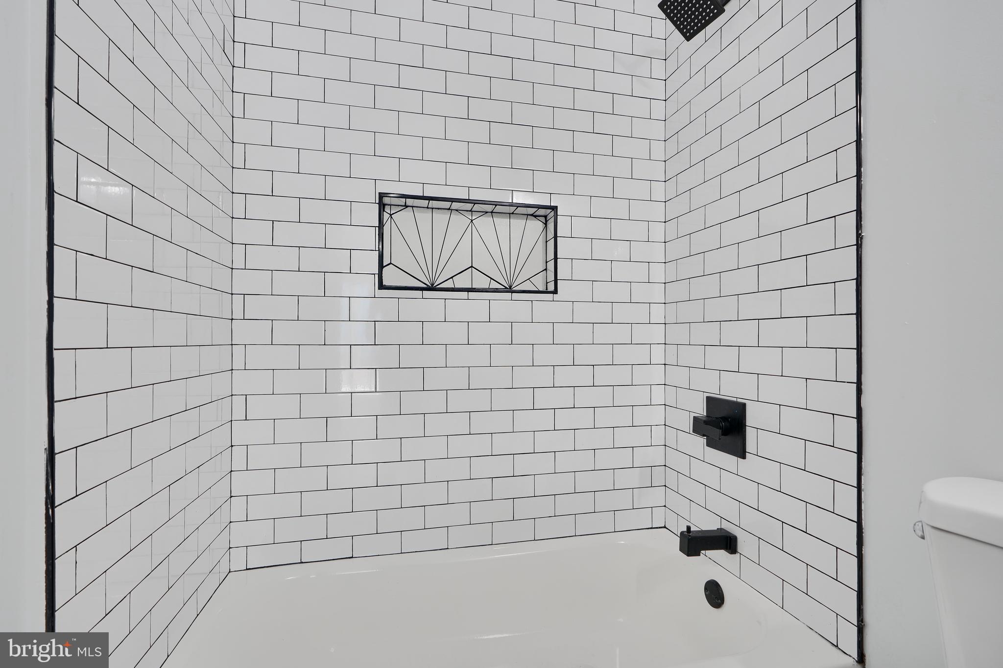 HAMPDEN HISTORIC DISTRICT - Residential Lease