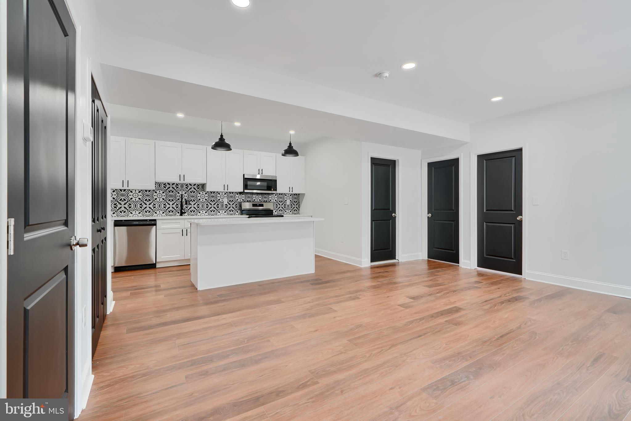 HAMPDEN HISTORIC DISTRICT - Residential Lease