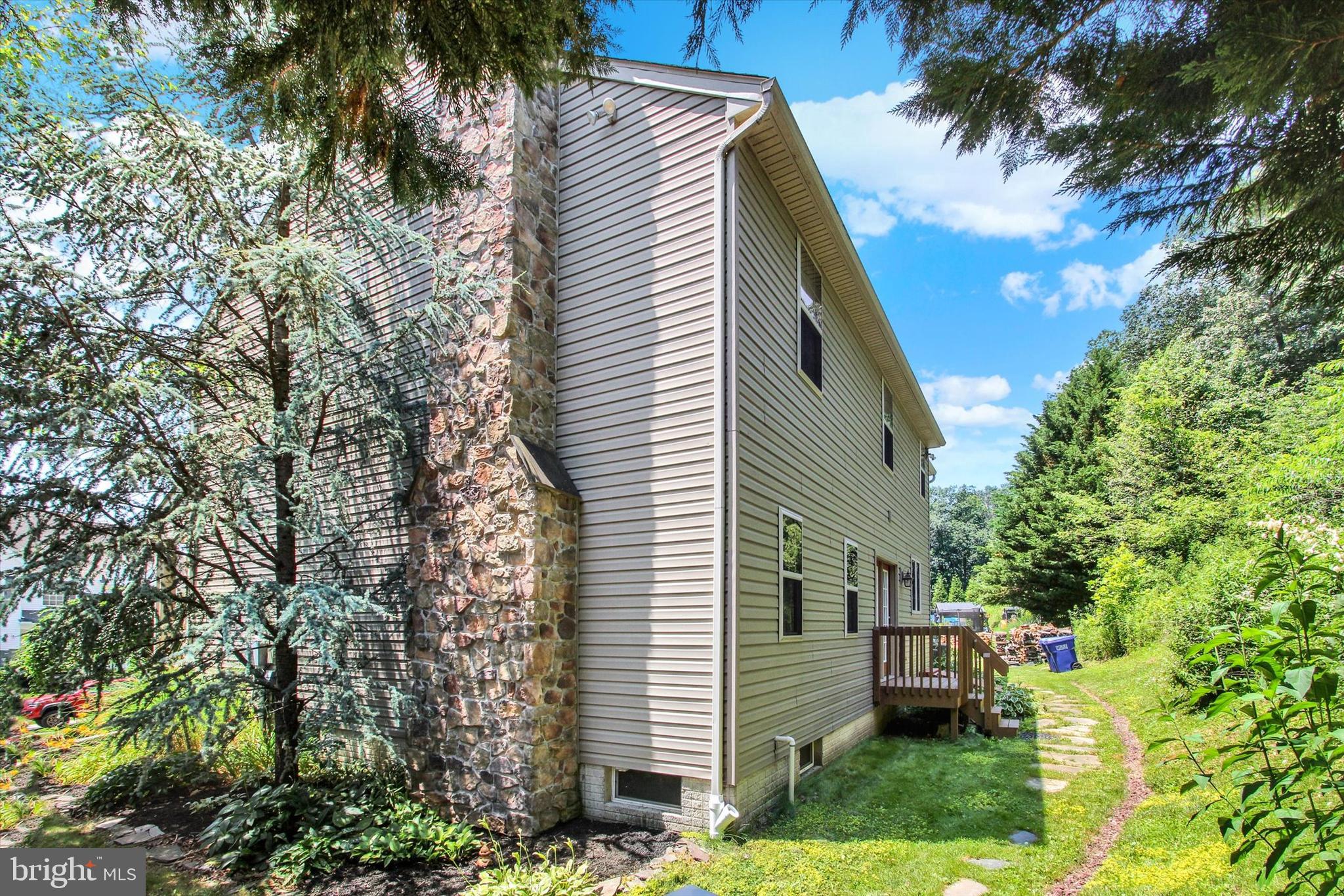 119 FARMINGTON DRIVE