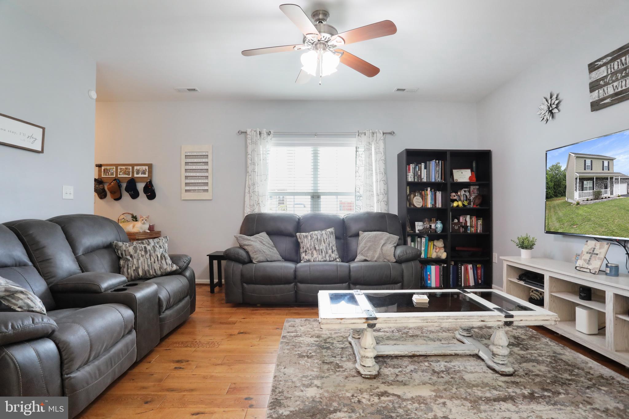 SPRING HILL - Residential