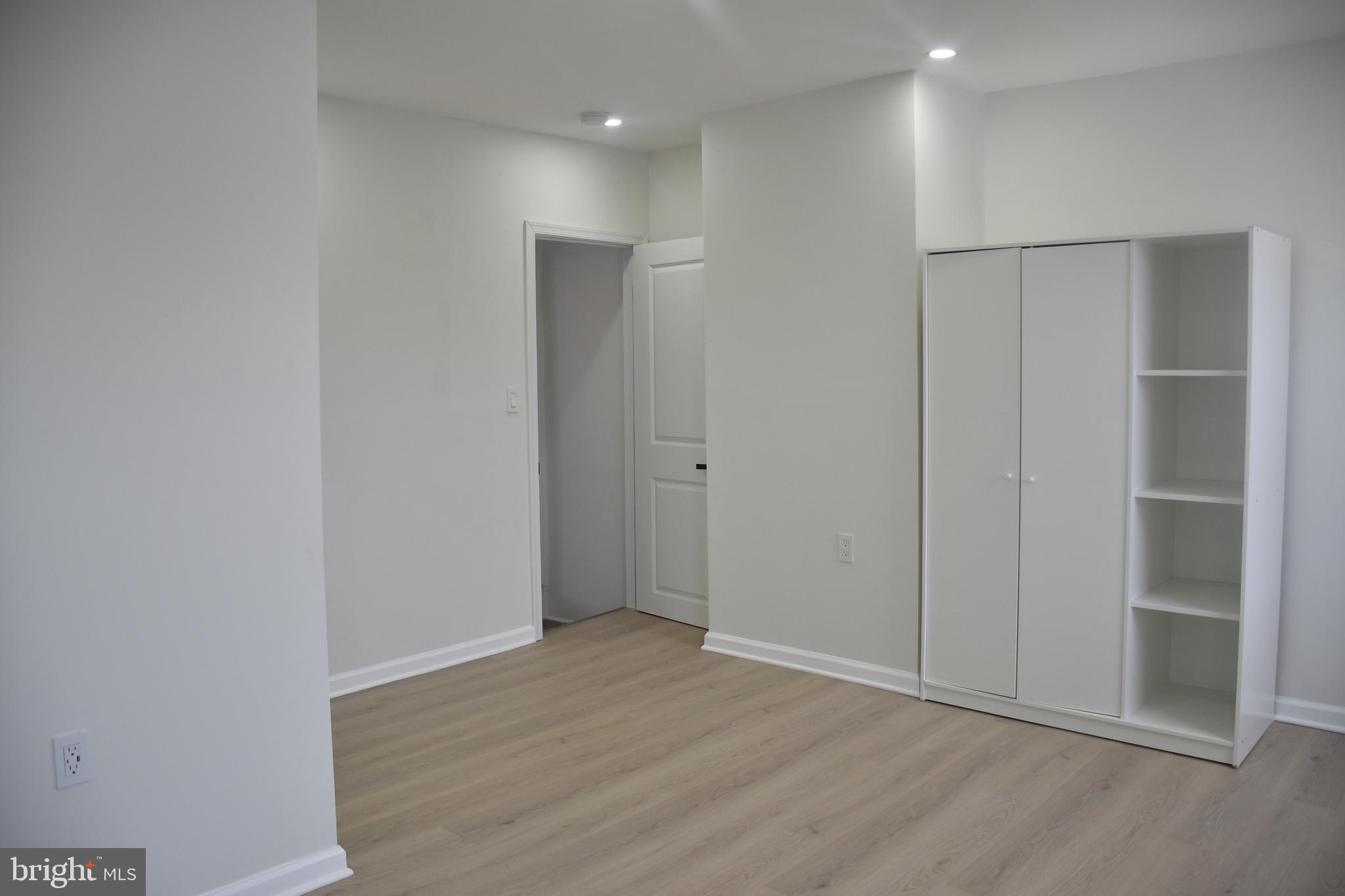 1811 W LOMBARD STREET