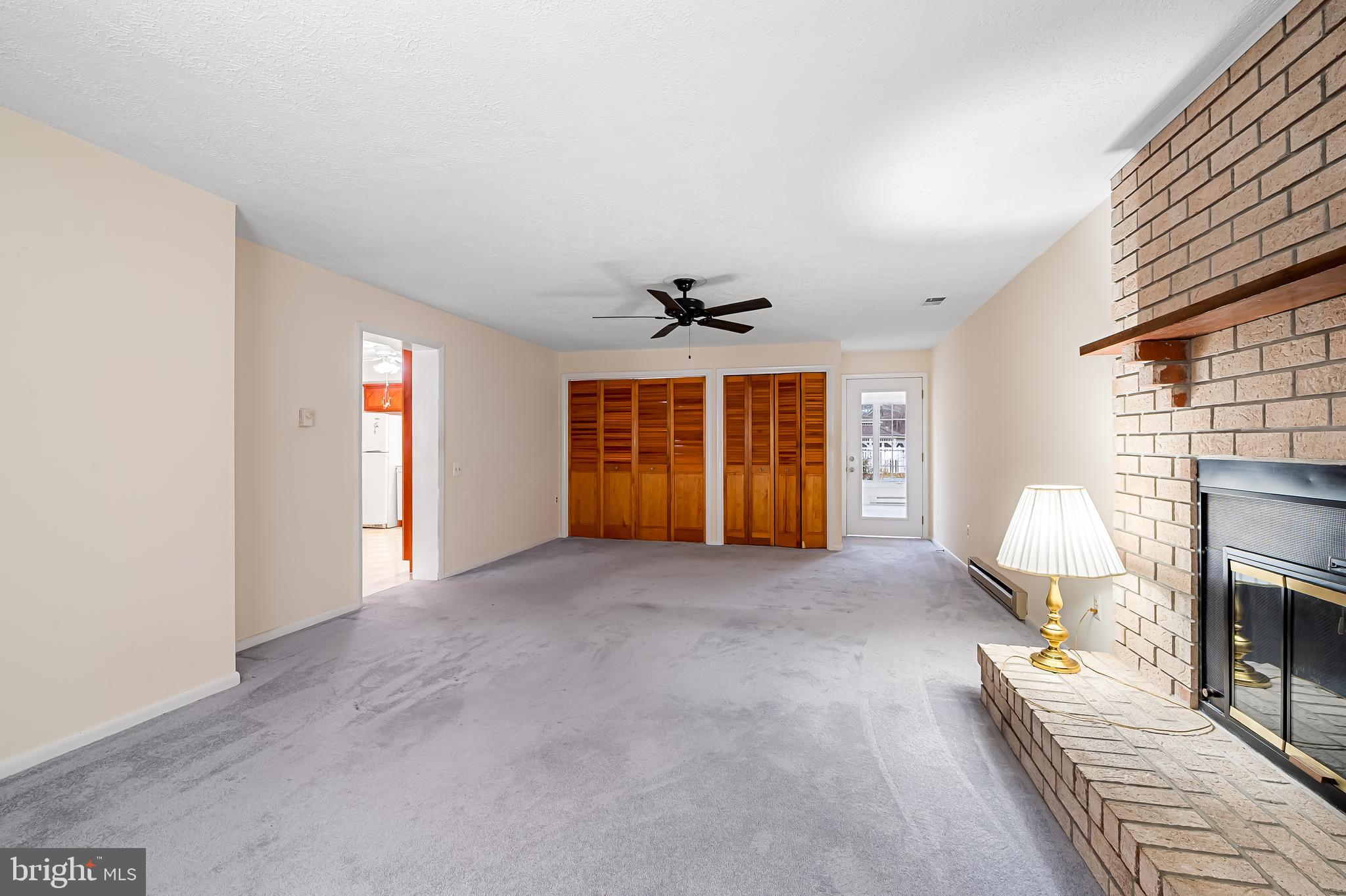 LAUREL BROOK - Residential