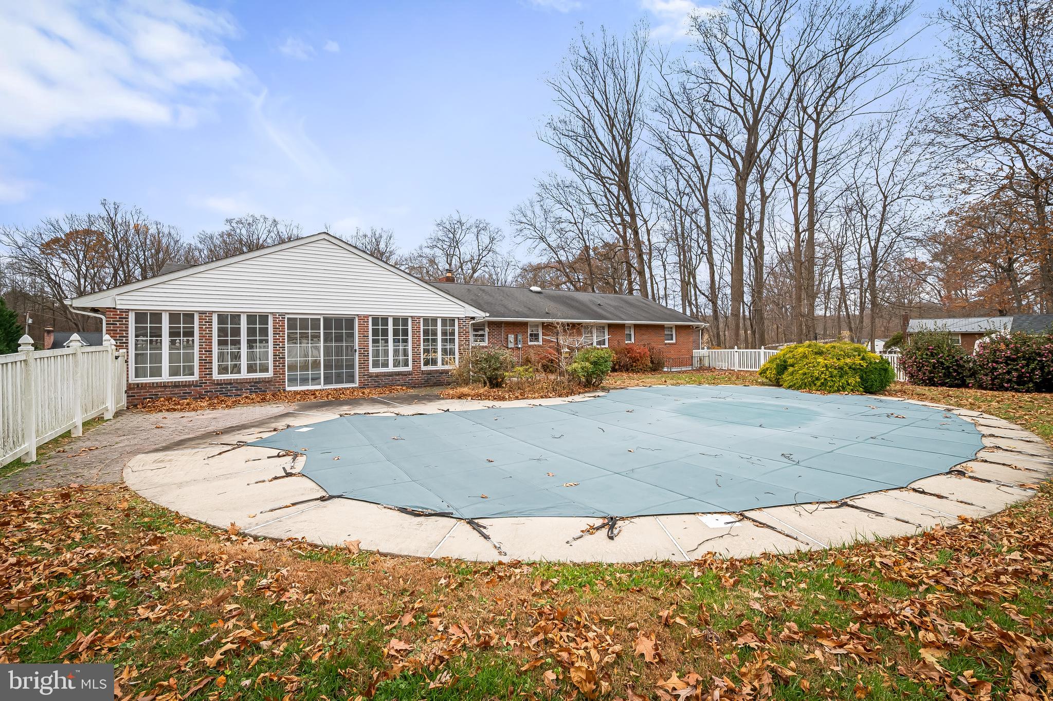 LAUREL BROOK - Residential