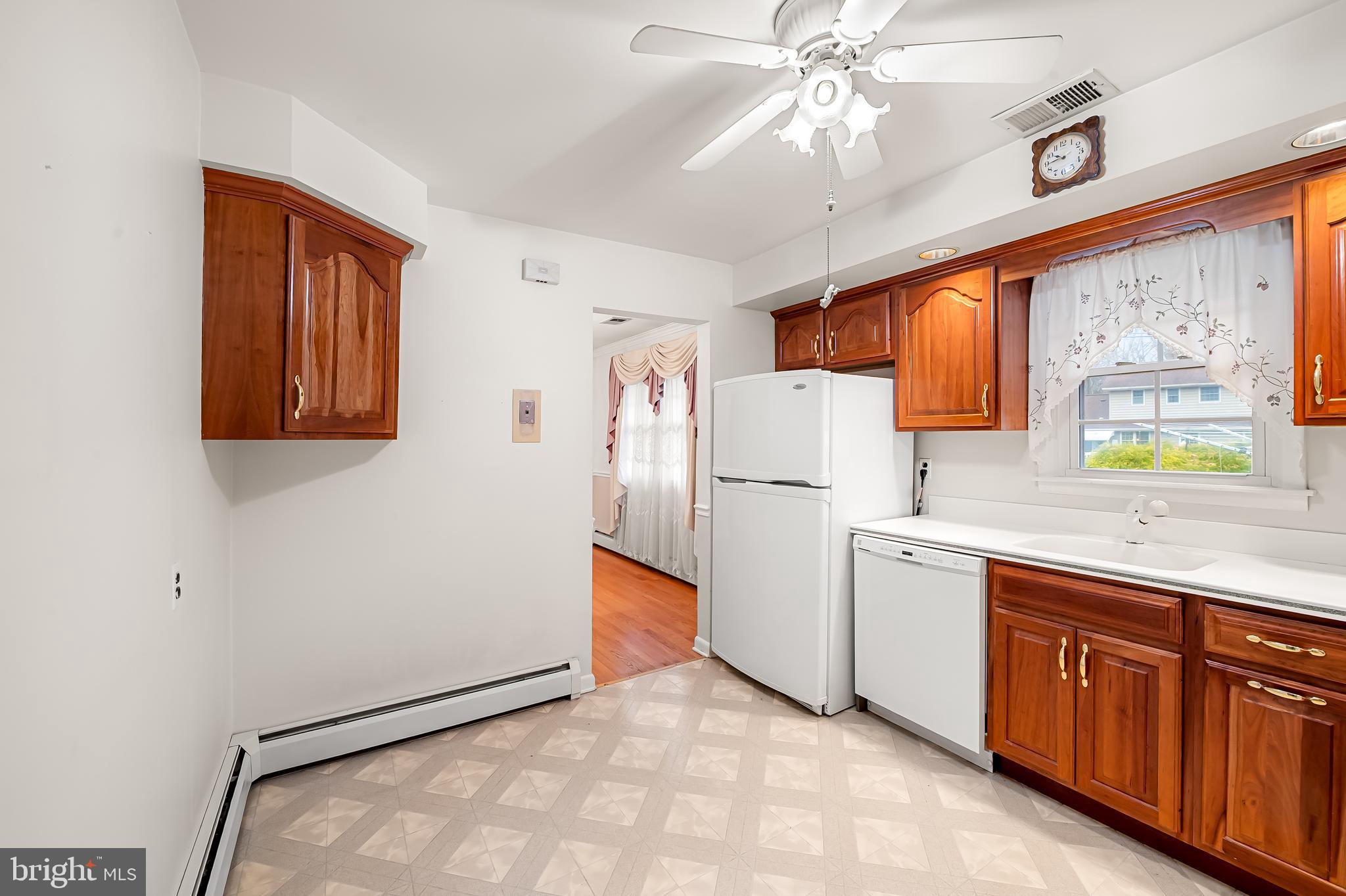 LAUREL BROOK - Residential