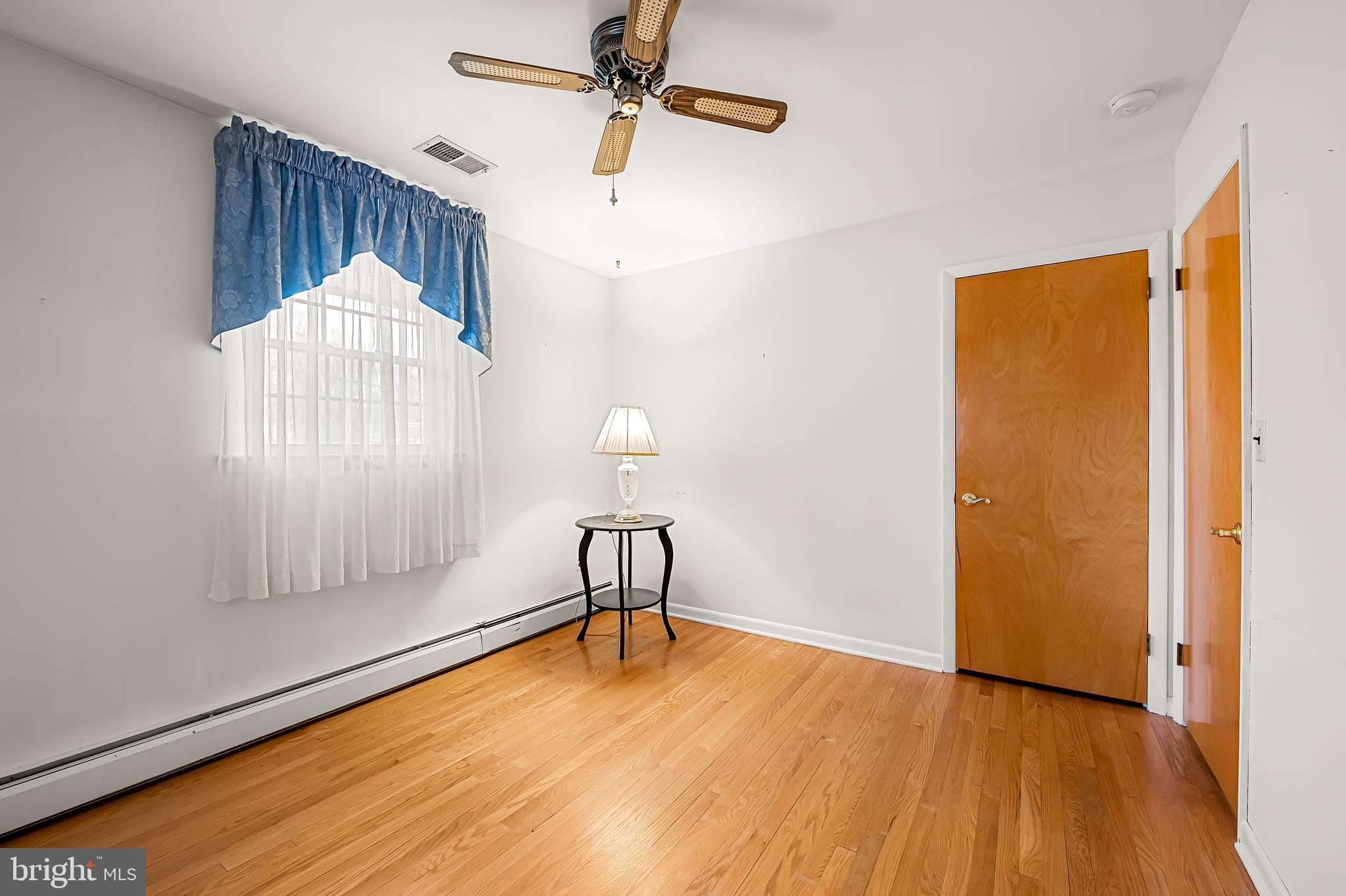 LAUREL BROOK - Residential