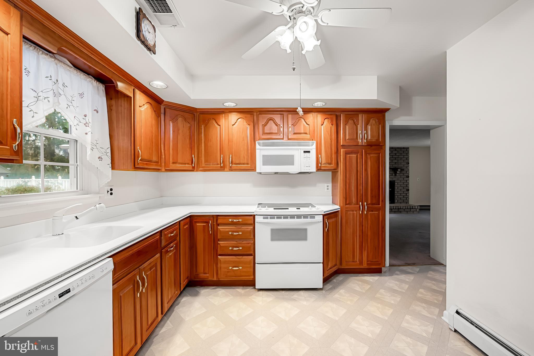 LAUREL BROOK - Residential