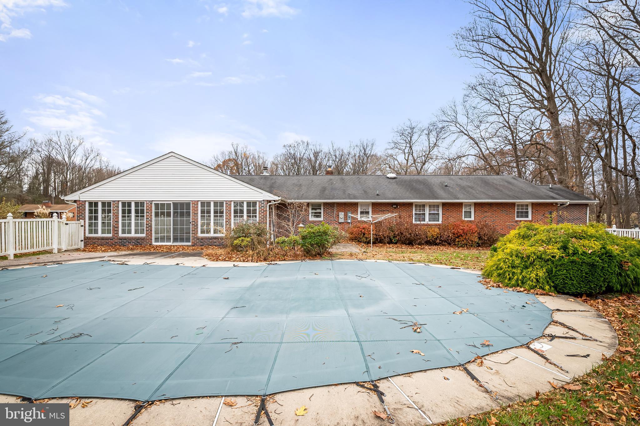 LAUREL BROOK - Residential