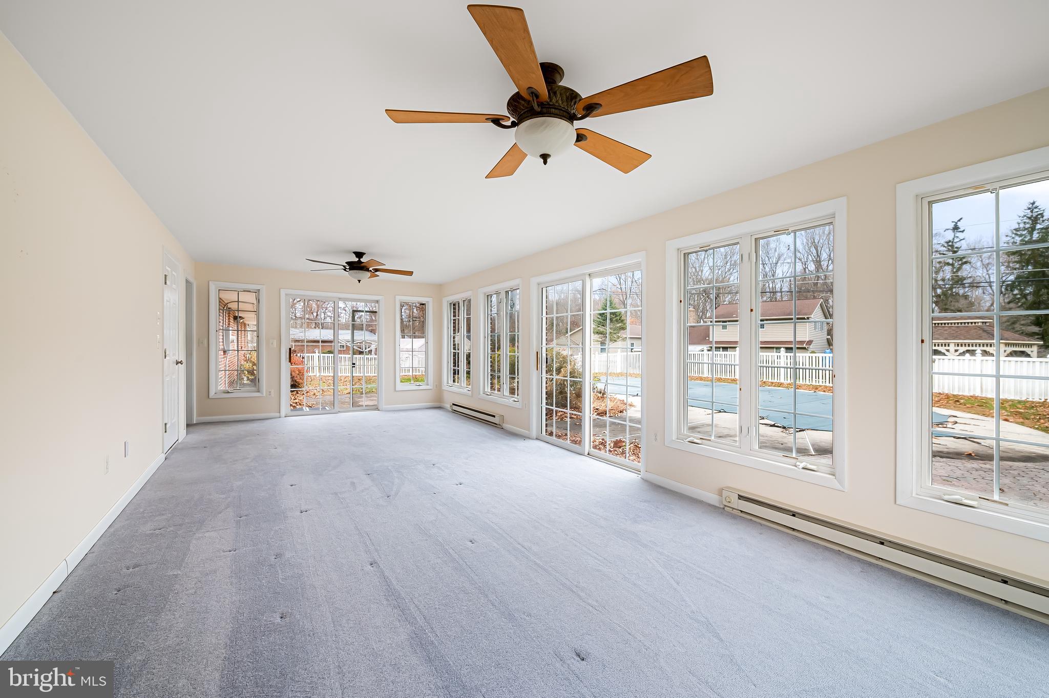 LAUREL BROOK - Residential