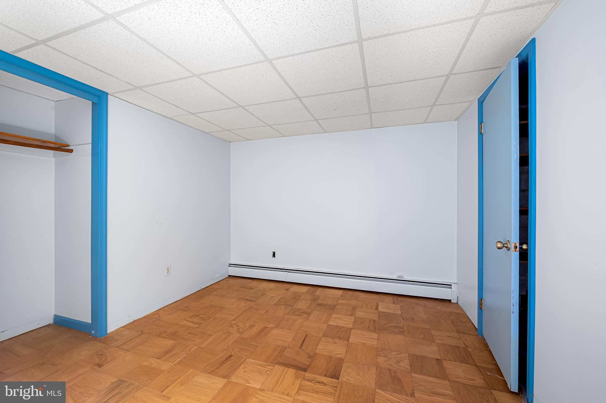 LAUREL BROOK - Residential