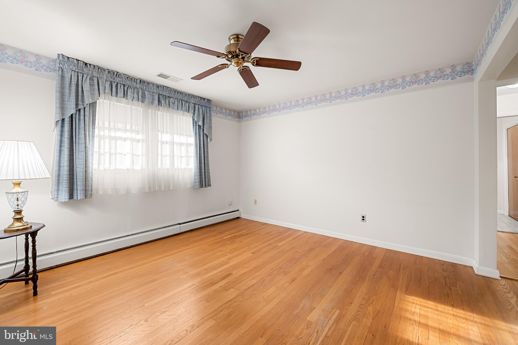 LAUREL BROOK - Residential