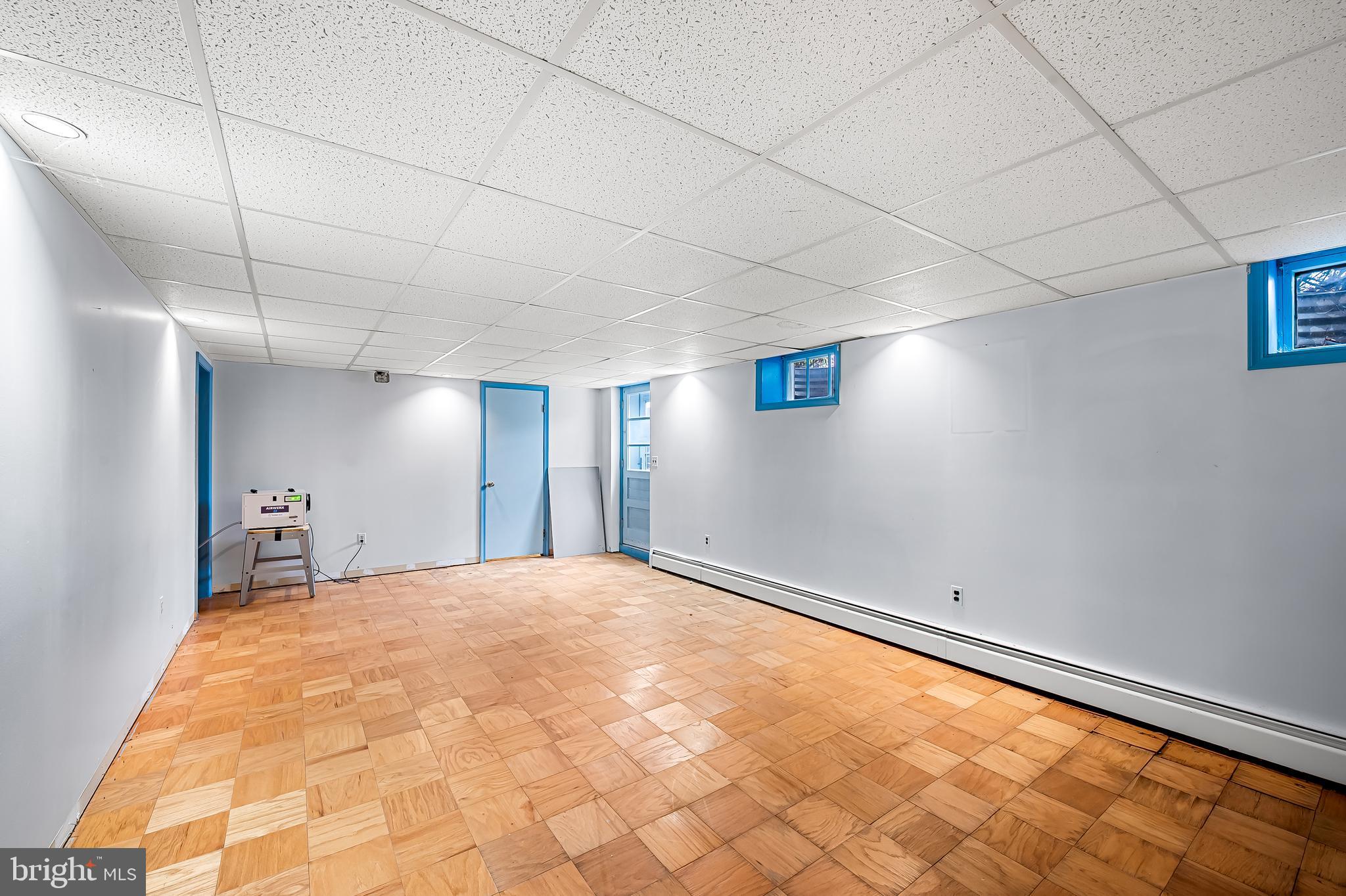 LAUREL BROOK - Residential