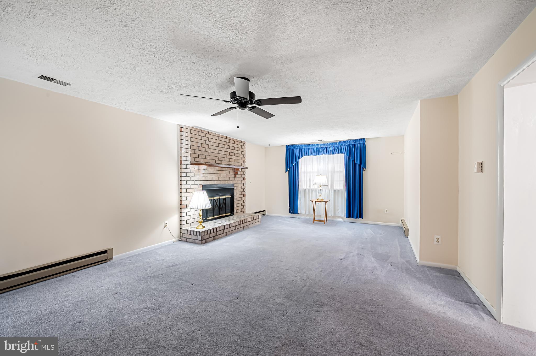 LAUREL BROOK - Residential