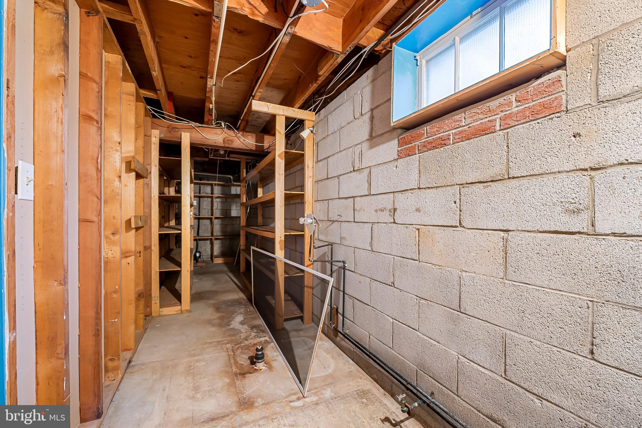 LAUREL BROOK - Residential