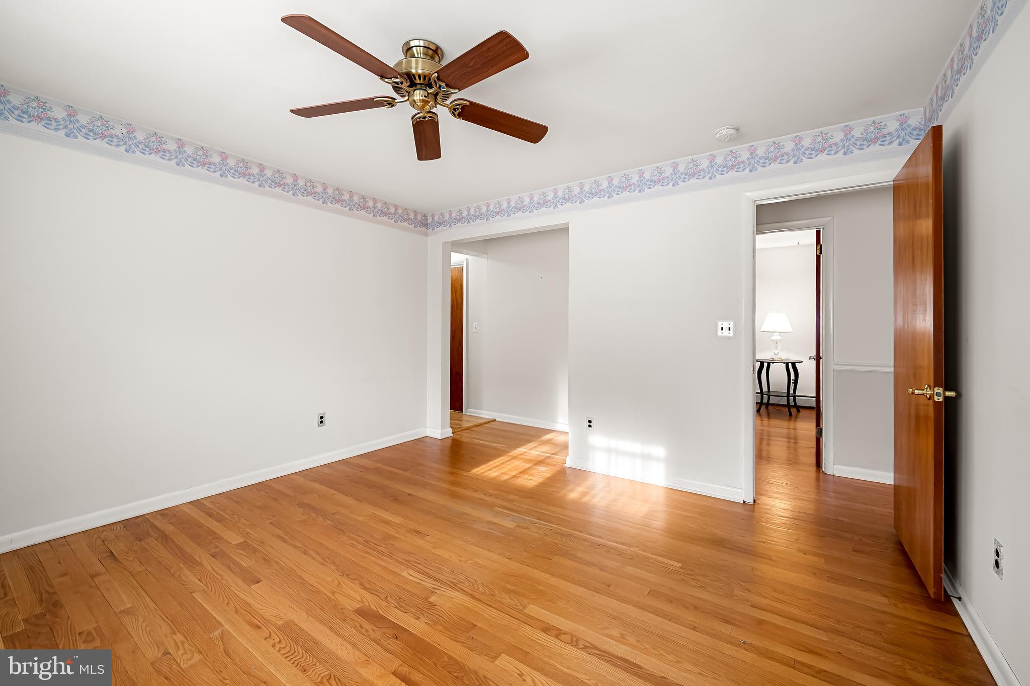 LAUREL BROOK - Residential