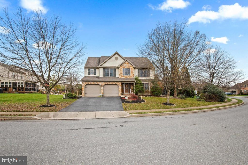 Photo of 9 LIMESTONE CT, LITITZ, PA 17543 (MLS # PALA2027788)