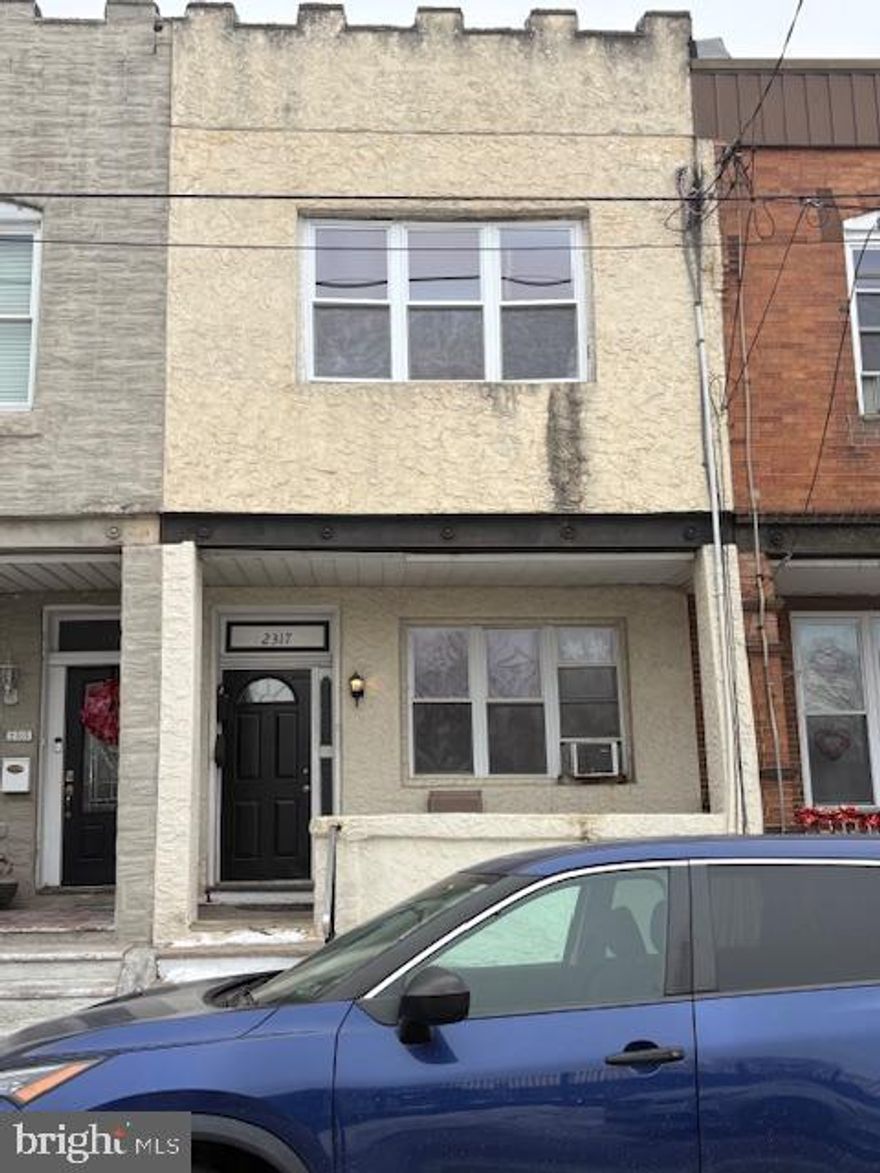 this property is in need of repairs its set up as a two family dwelling but is zoned for one family! frirst floor is one bedroom one bath apartment second foor two bedroom one bath apartment seperate utilities