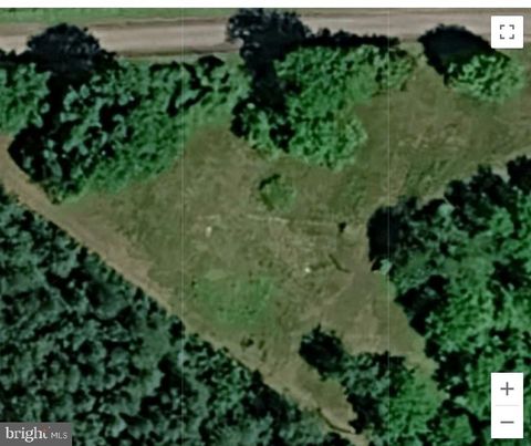 Photo of 13109 Thornton Dr, GAINESVILLE, VA 20155 (MLS # VAPW2118144)