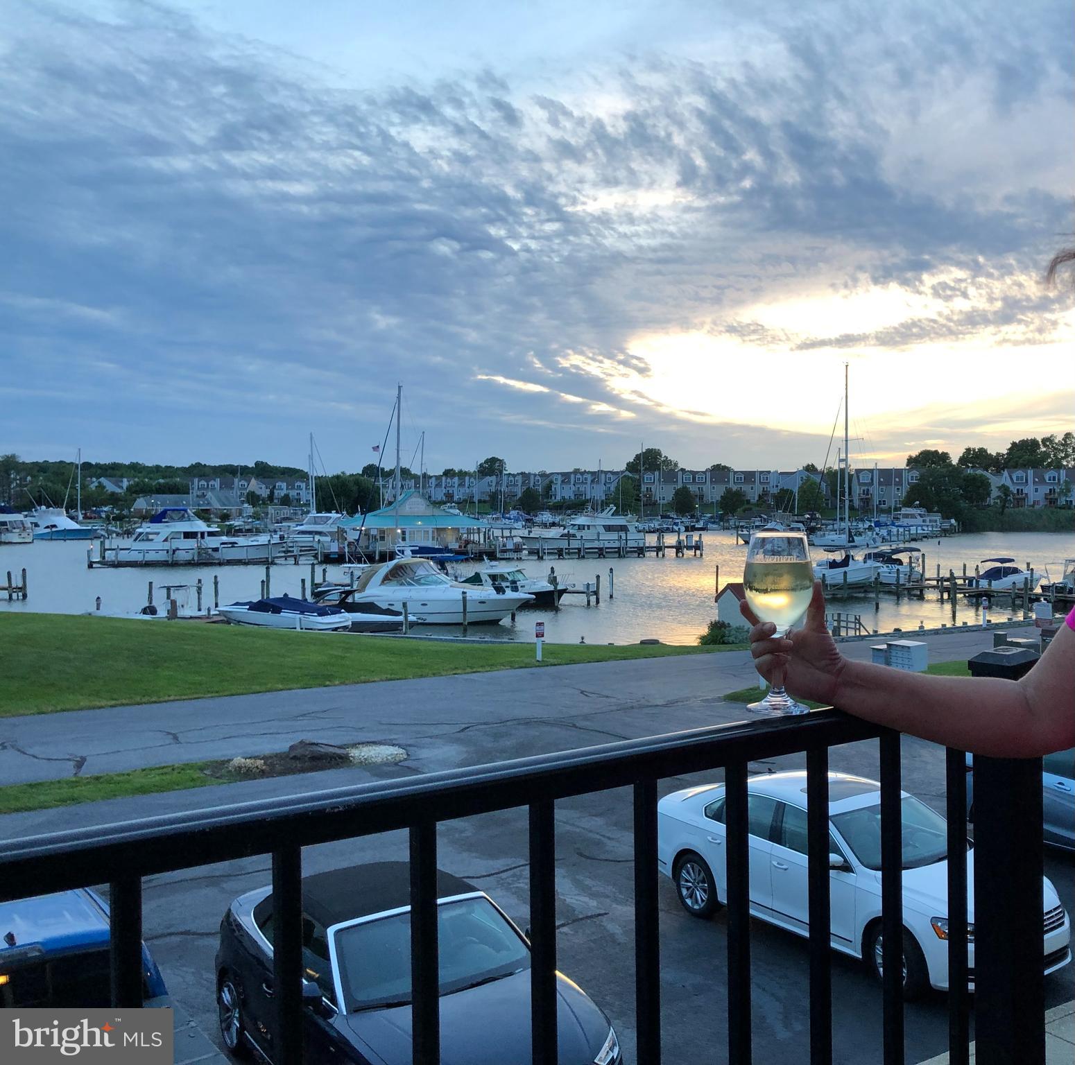 QUEENS LANDING - Residential