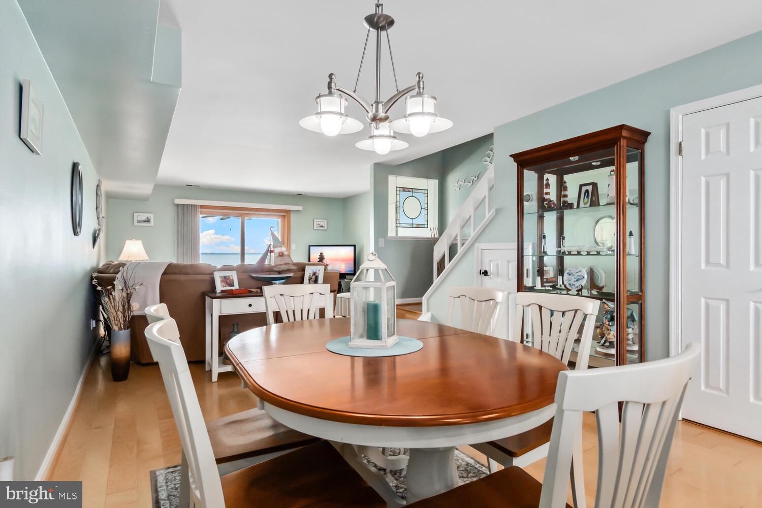 QUEENS LANDING - Residential