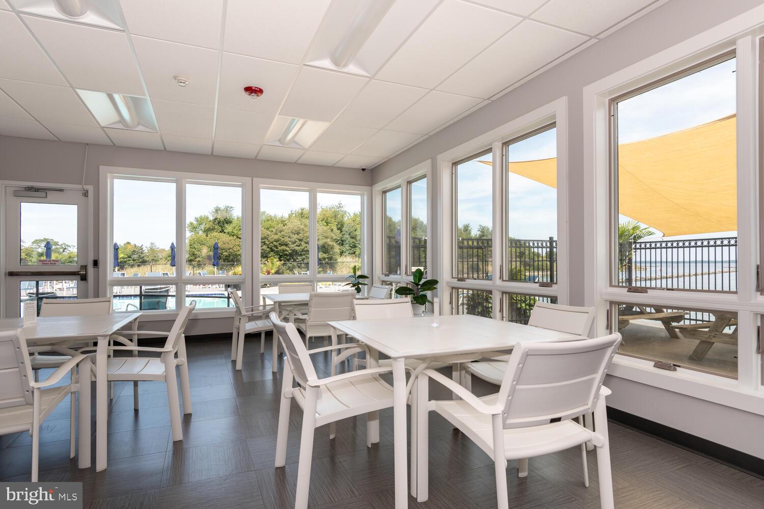 QUEENS LANDING - Residential