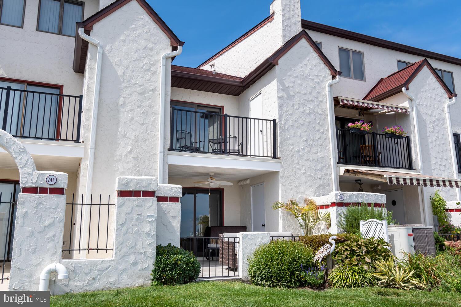 QUEENS LANDING - Residential