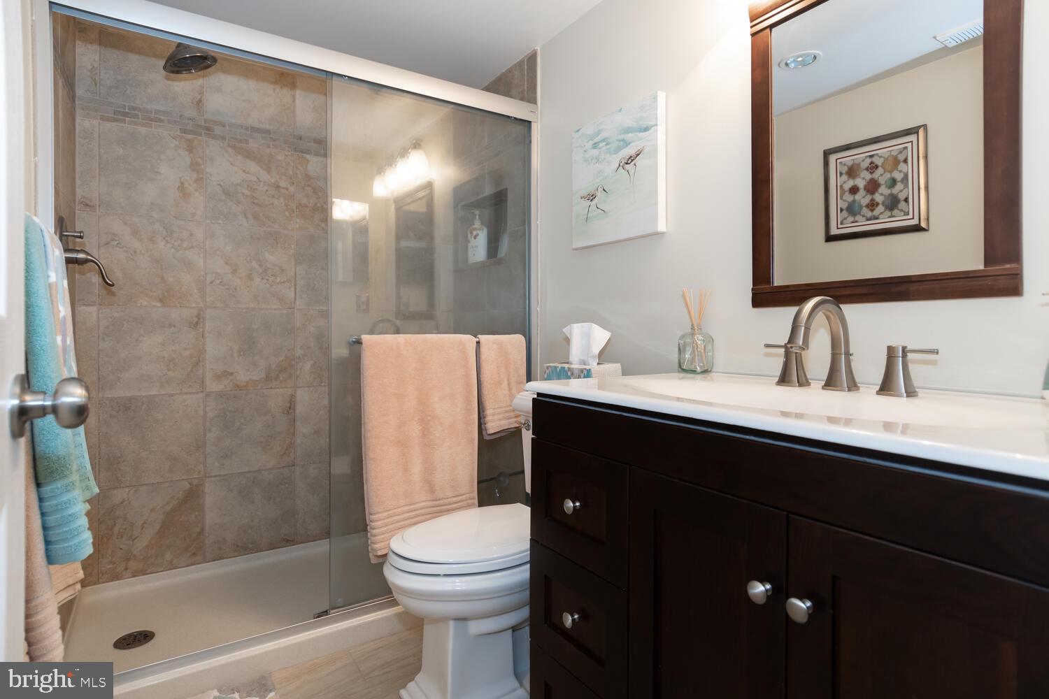 QUEENS LANDING - Residential