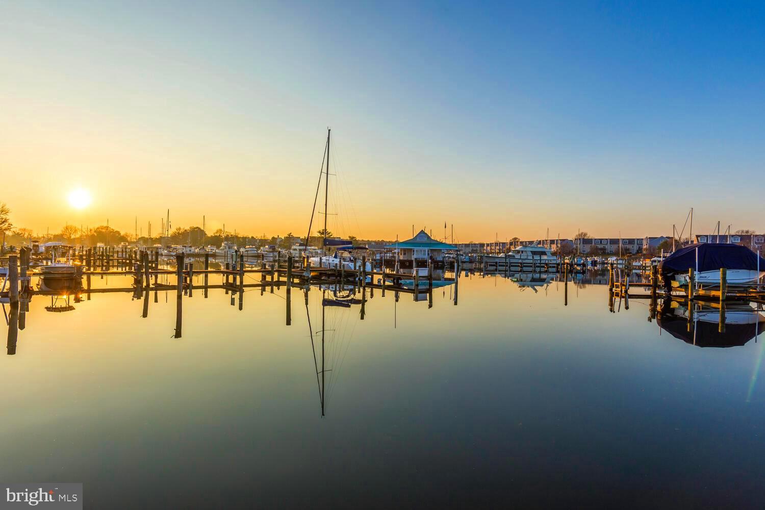 QUEENS LANDING - Residential