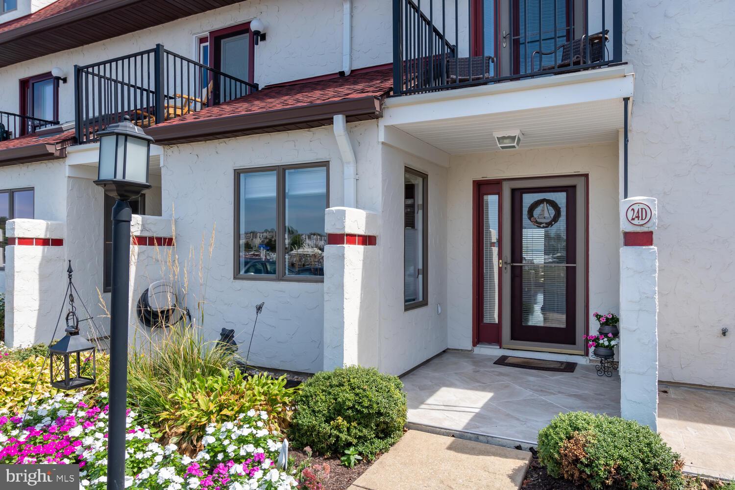 QUEENS LANDING - Residential