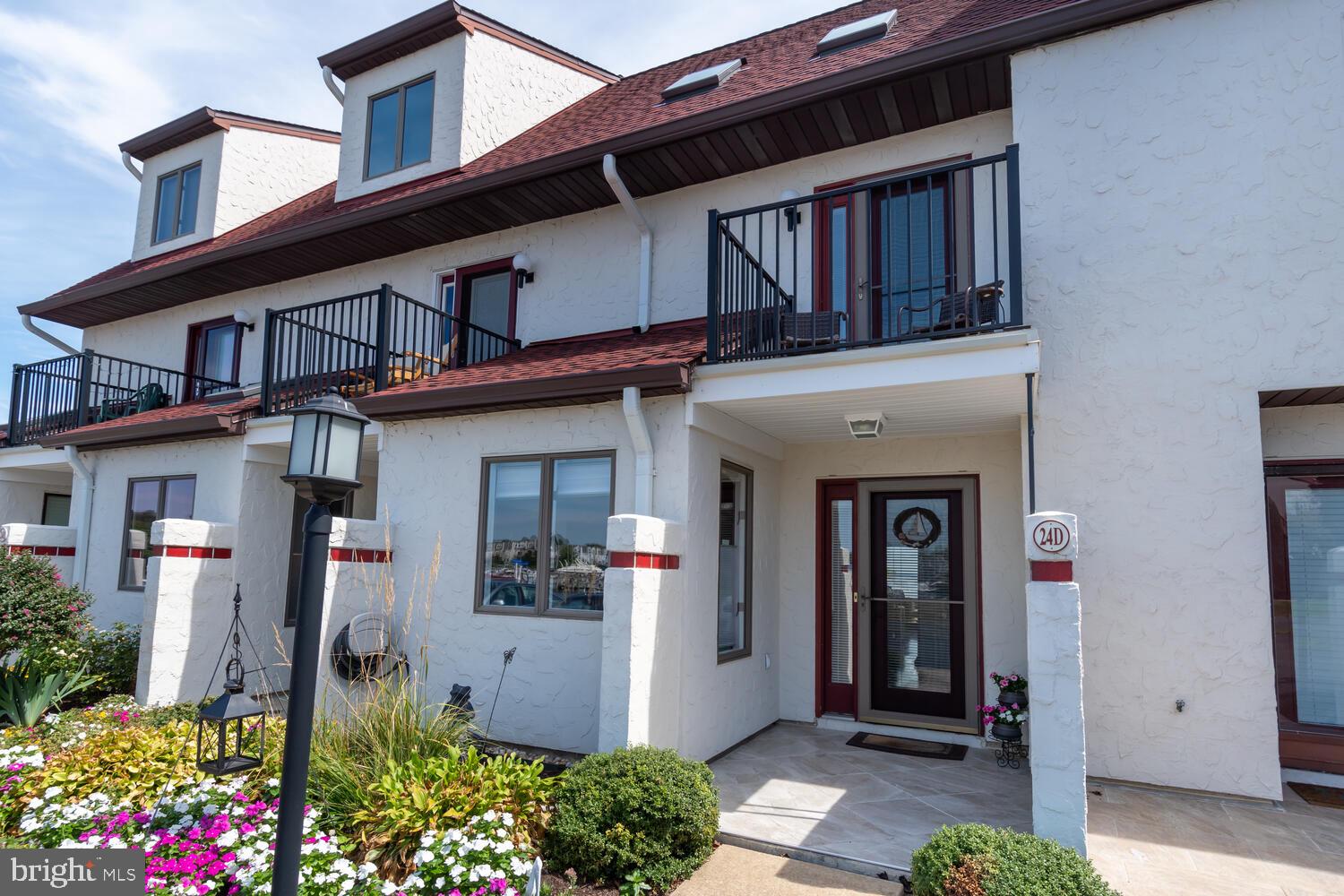 QUEENS LANDING - Residential