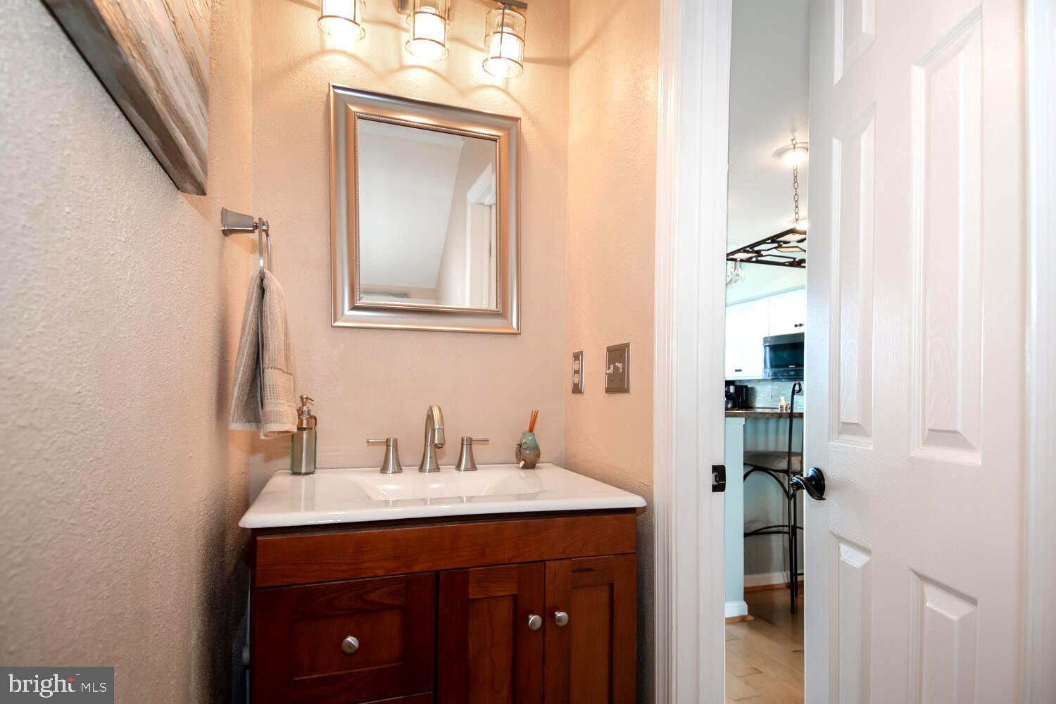 QUEENS LANDING - Residential