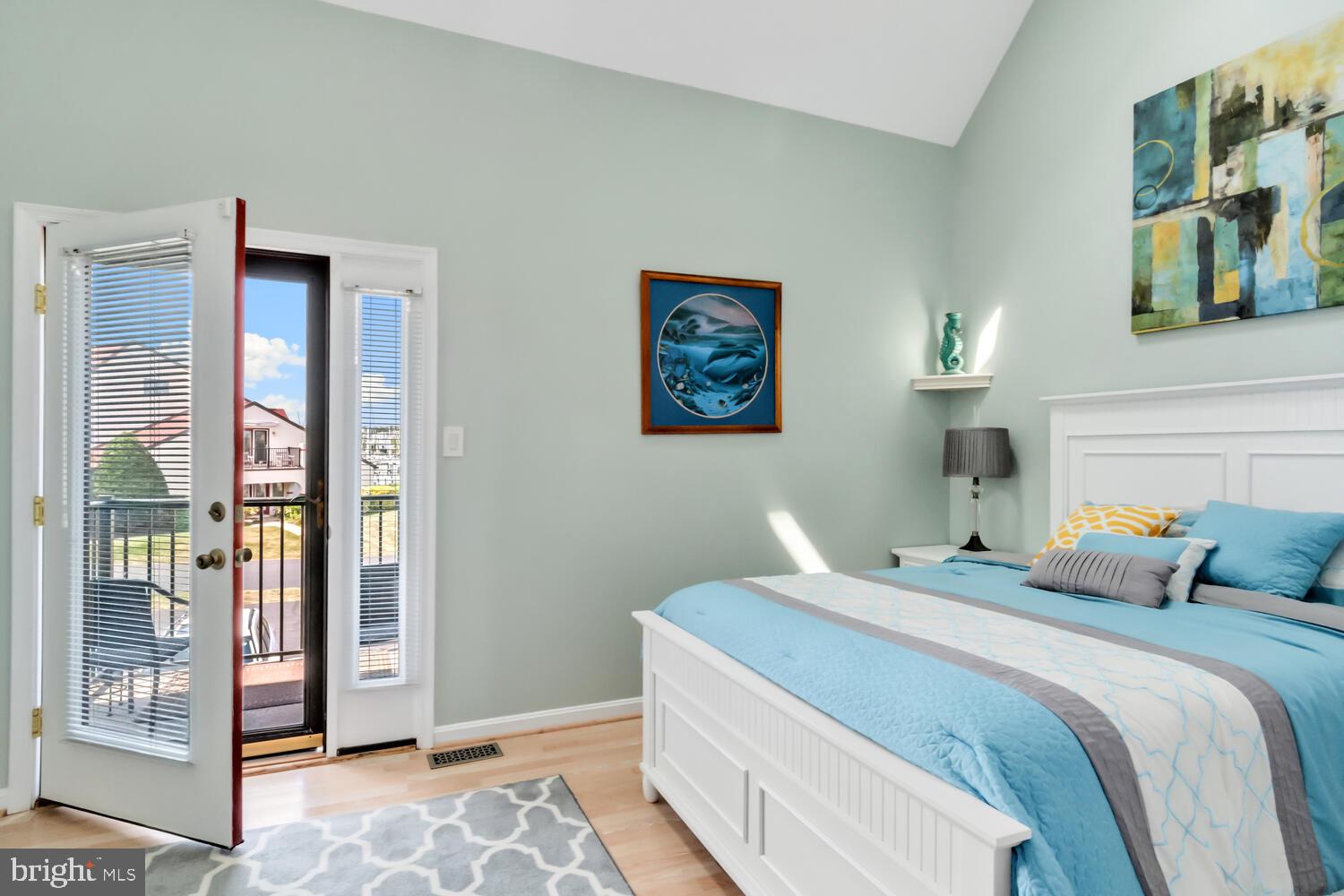 QUEENS LANDING - Residential