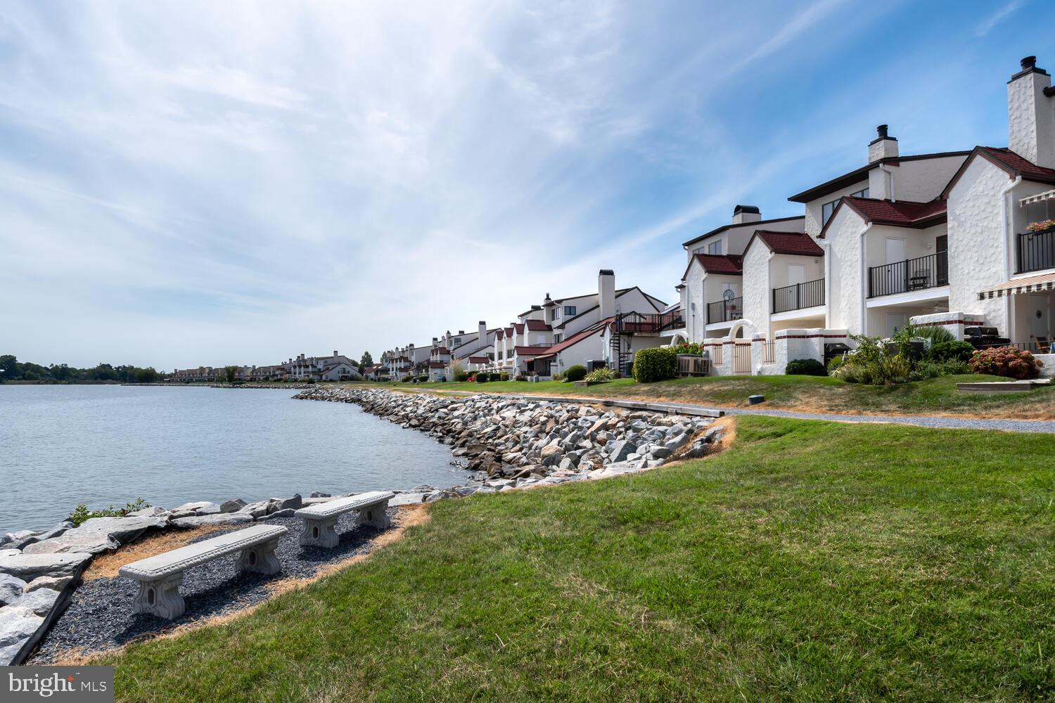 QUEENS LANDING - Residential