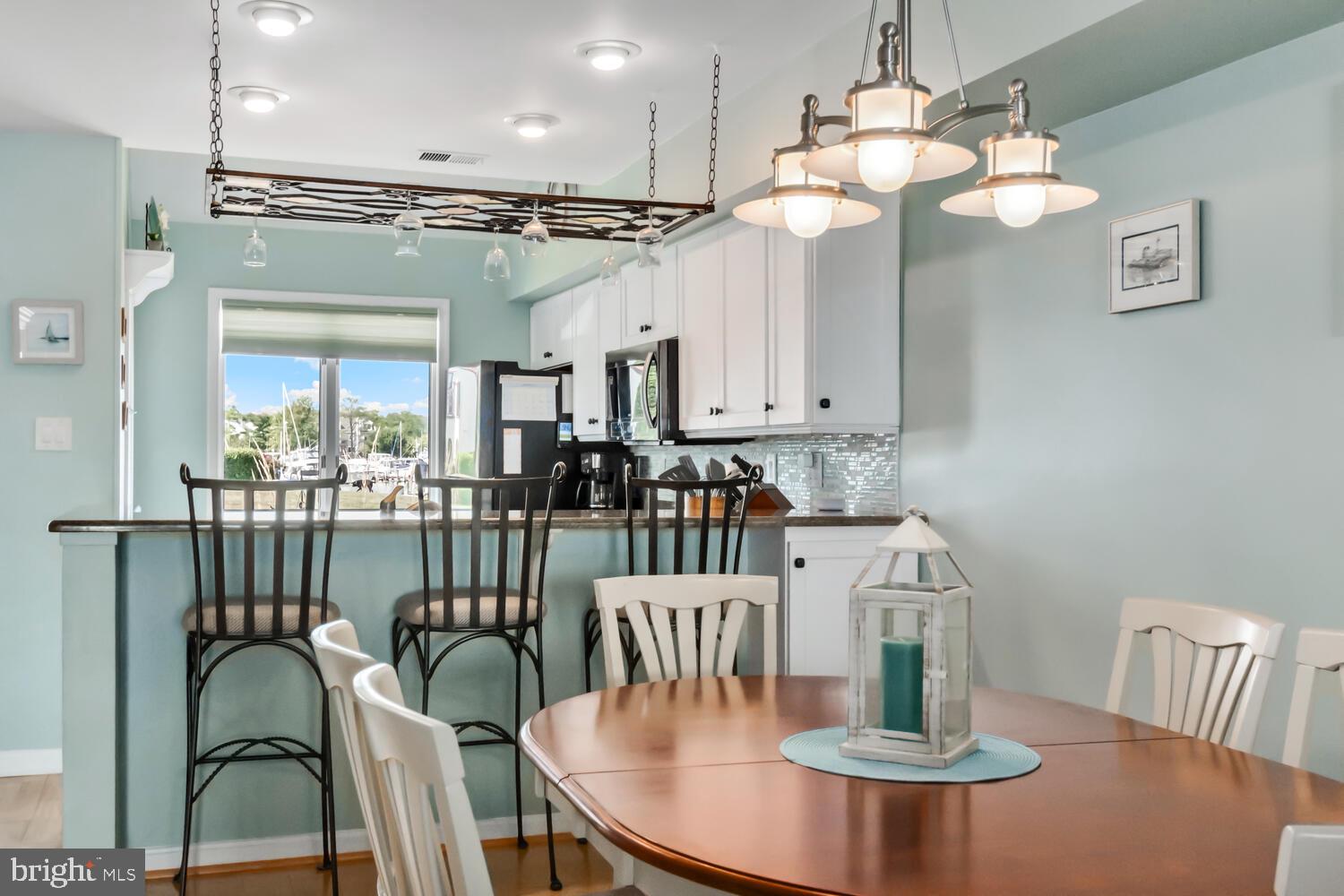 QUEENS LANDING - Residential