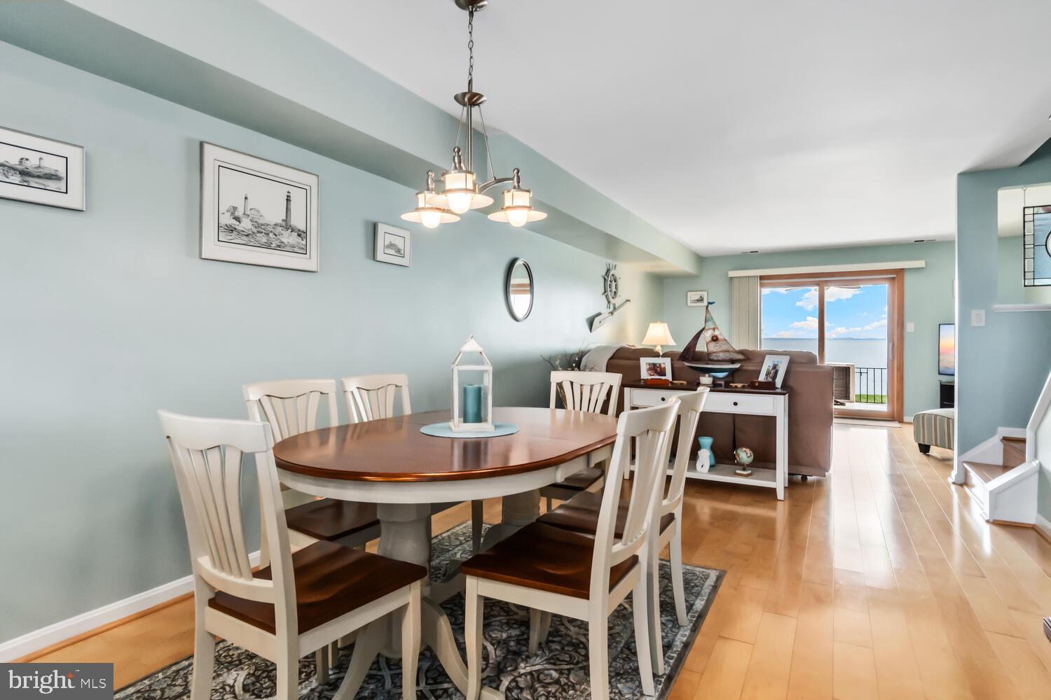 QUEENS LANDING - Residential