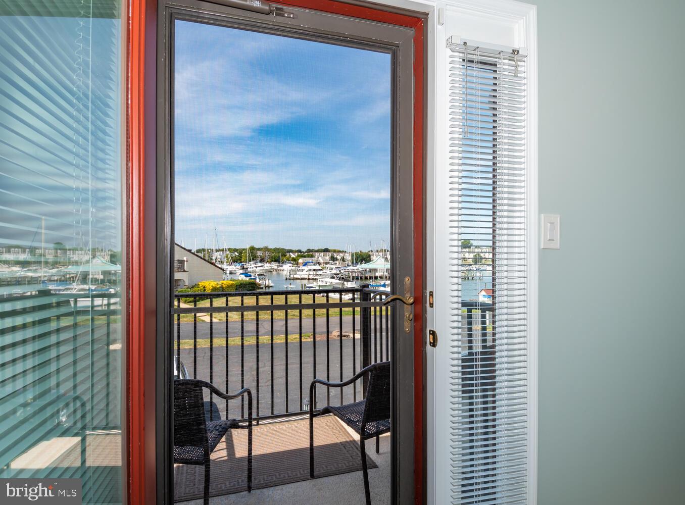 QUEENS LANDING - Residential