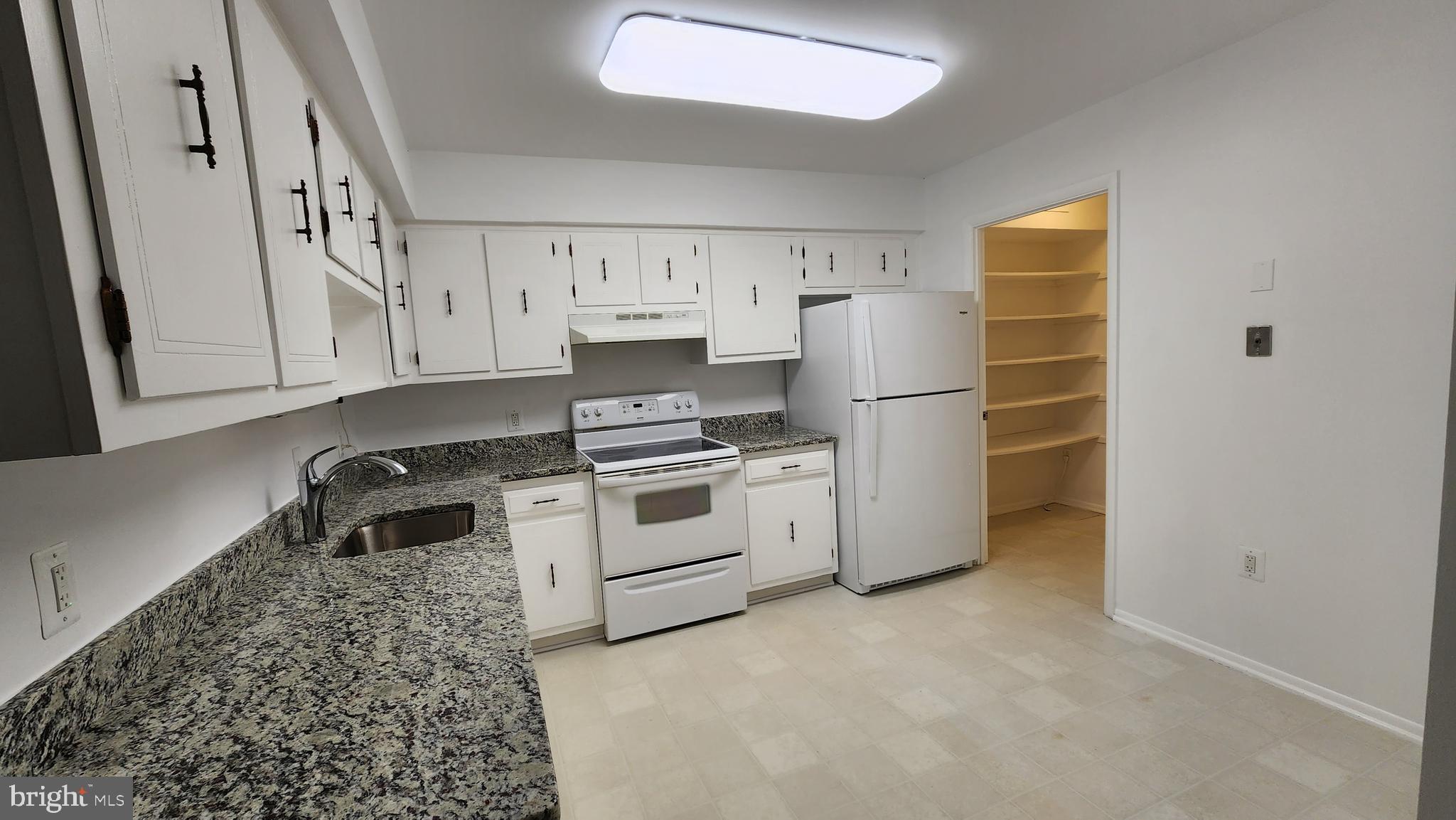 ROSSMOOR MUTUAL #11 - Residential