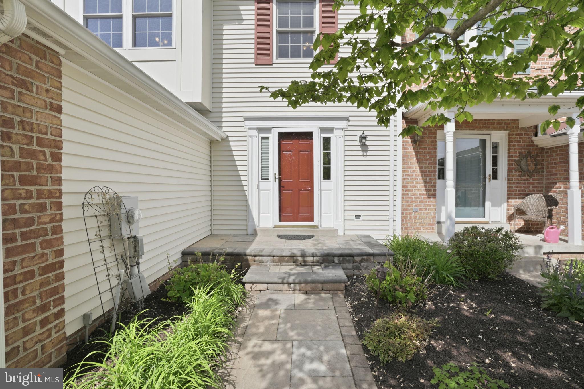 8026 CAPTAINS COURT