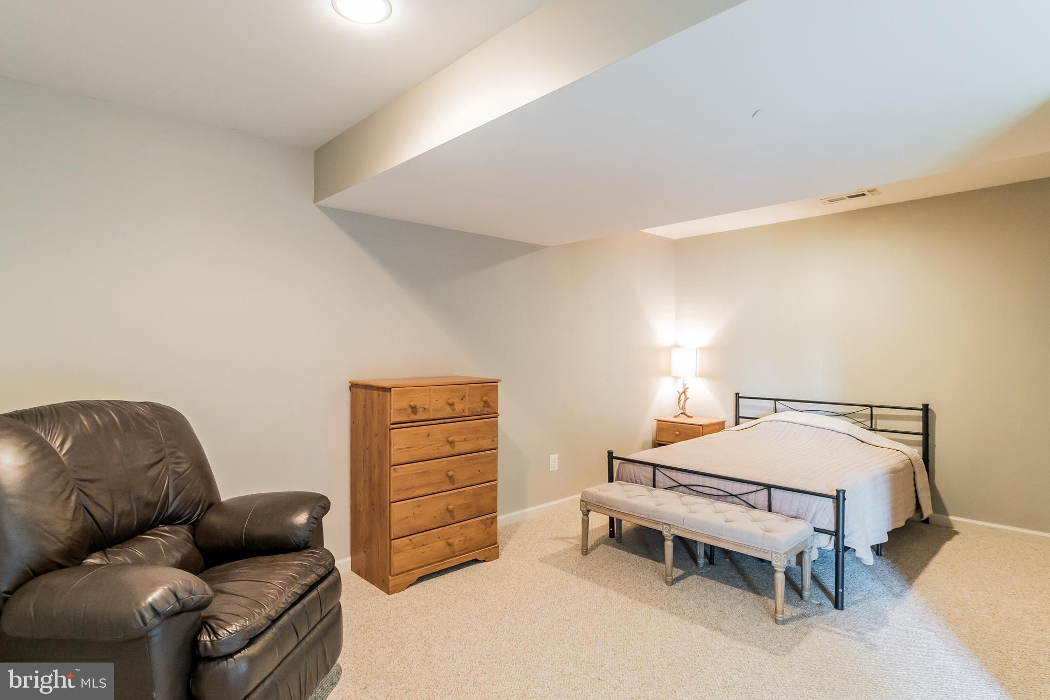 JONES FARM - Residential Lease