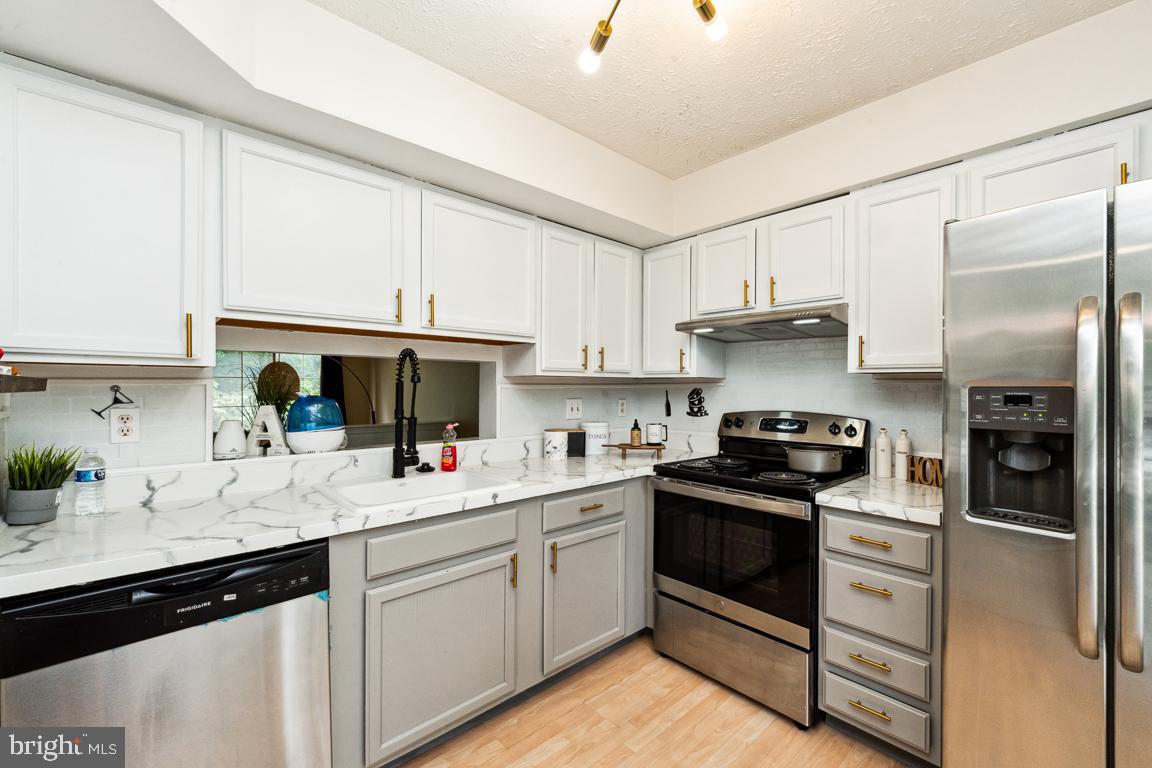 MILLWOOD TOWNE - PLAT TW - Residential