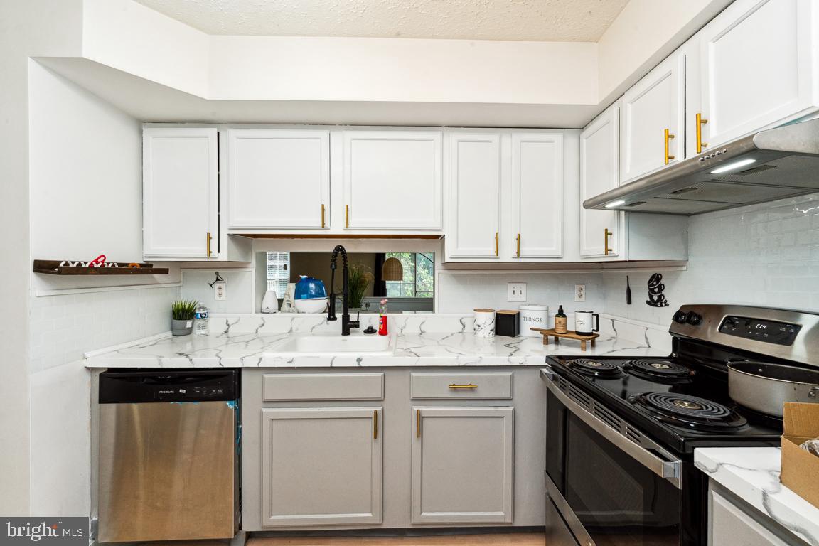 MILLWOOD TOWNE - PLAT TW - Residential