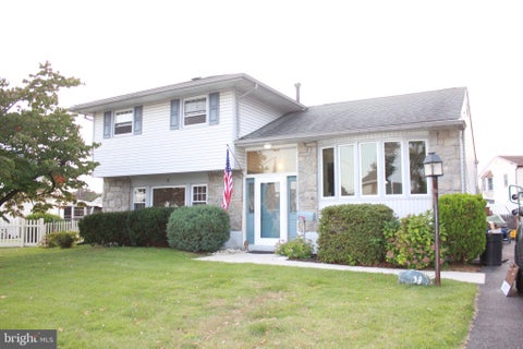 Photo of 38 Ellen Drive, BELLMAWR, NJ 08031 (MLS # NJCD2128178)